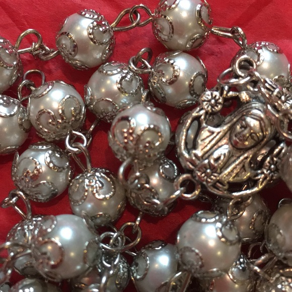NWOT Double Capped Pearl Bead Rosary - Picture 8 of 8
